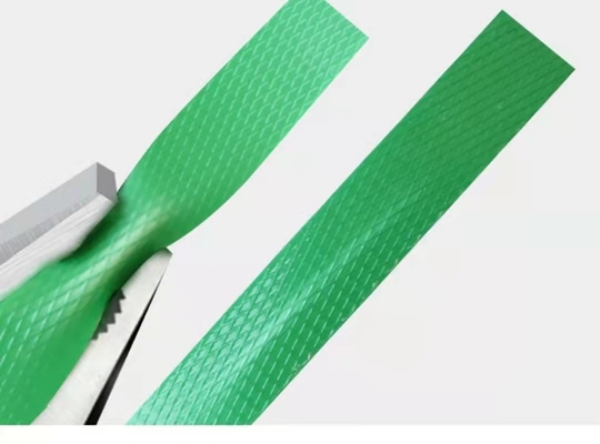 Resistentes que atan con correa del color verde de la banda durable del ANIMAL DOMÉSTICO grabados en relieve alisan para el embalaje