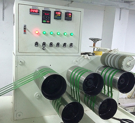 Línea fuente de la maquinaria 250m/min de la protuberancia de la correa del ANIMAL DOMÉSTICO de alimentación de la capacidad 380V/50Hz de la protuberancia de la velocidad 50-600kg/h