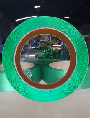 Plataforma grabada en relieve verde del arreglo para requisitos particulares que embala atando con correa la correa plástica de la correa de los PP