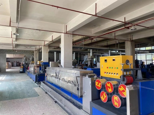 Línea de producción de flejes de PP impulsada por motor GUOMAO, seis flejes de salida para 450-500 KG/H