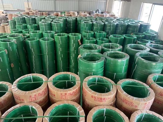 Máquina de fabricación de tiras de PET de precisión con engranajes endurecidos y matriz ajustable