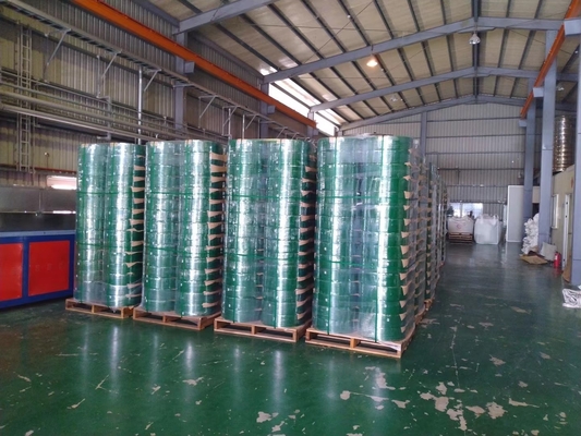 Línea de extrusión de tiras de PET con torre de pre-secado de 5000L y secador rotativo de deshumidificación de panal de miel 0ST-2000