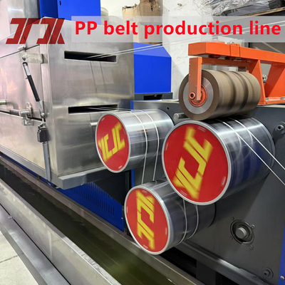 Sistema de control PLC Línea de producción de extrusores de correa de embalaje PP con cambiador sin parar Velocidad de funcionamiento 300 m/min