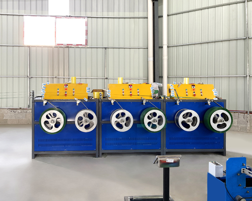 Correa de la banda del poliéster que hace devanadera 500m m el CE ISO de Dia In Strap Extrusion Line