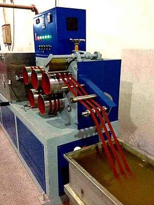 Devanadera completamente automática de la correa del ANIMAL DOMÉSTICO 0.4KW para la banda de la correa que hace la máquina