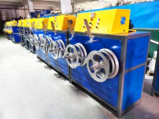 Correa que embala del ANIMAL DOMÉSTICO/PLC de extrudado de la maquinaria de la cinta para embalar con la empaquetadora completamente automática reciclada de las escamas de la botella